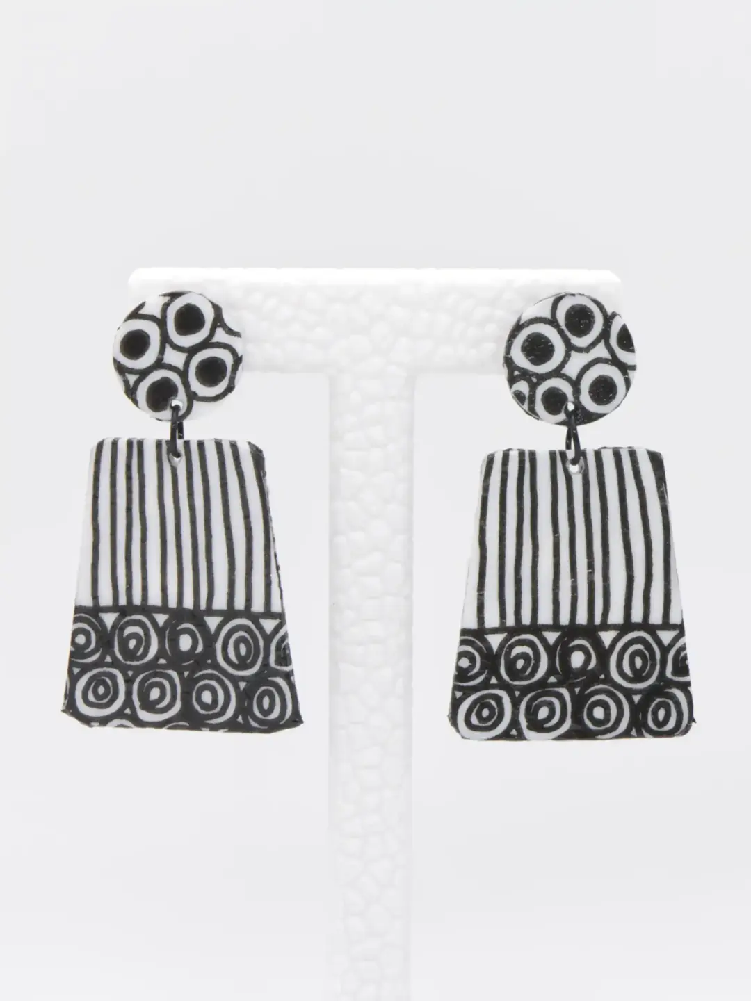 Black and white patterned geometric dangle earrings