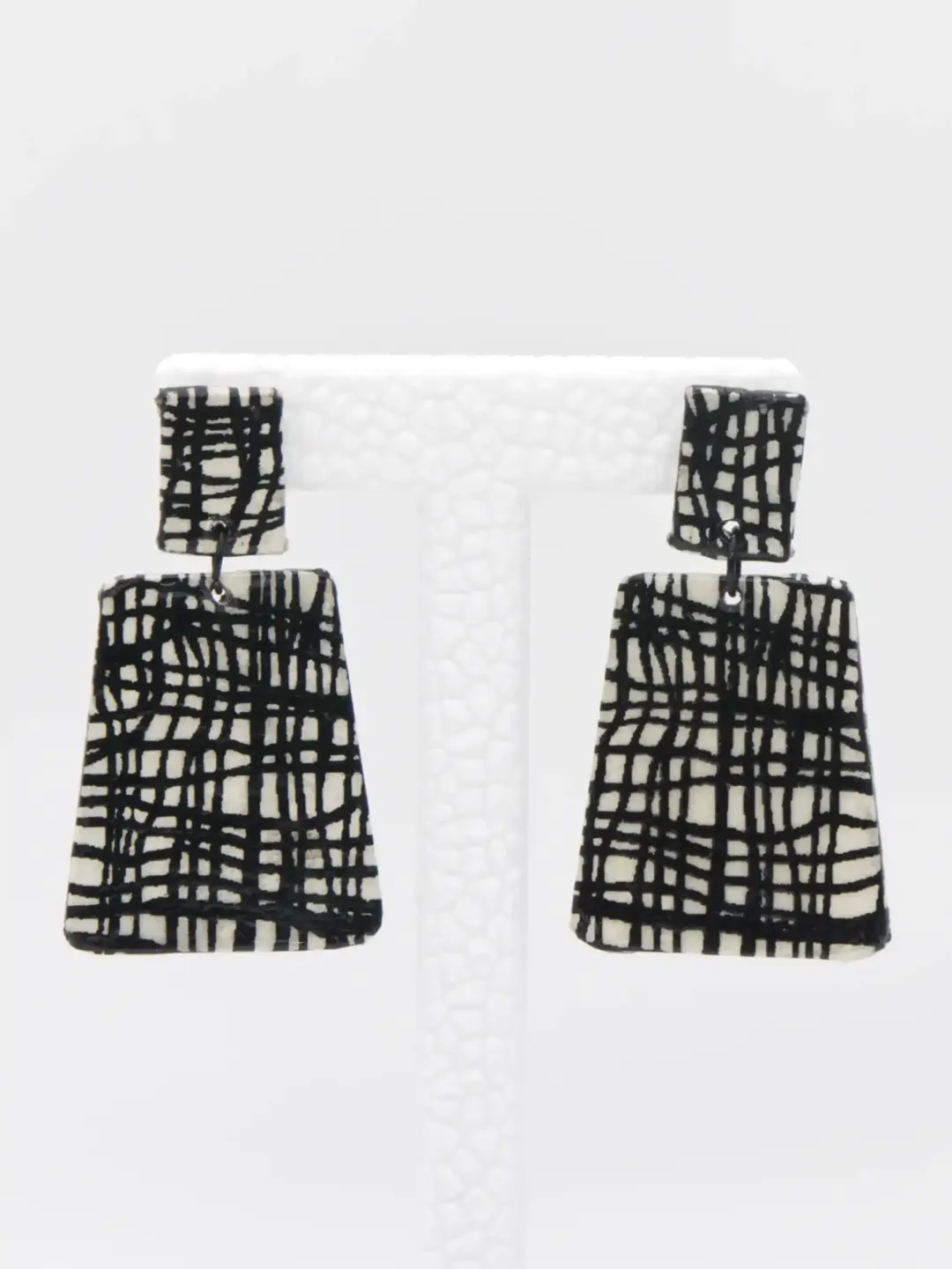 Black and white geometric dangling earrings